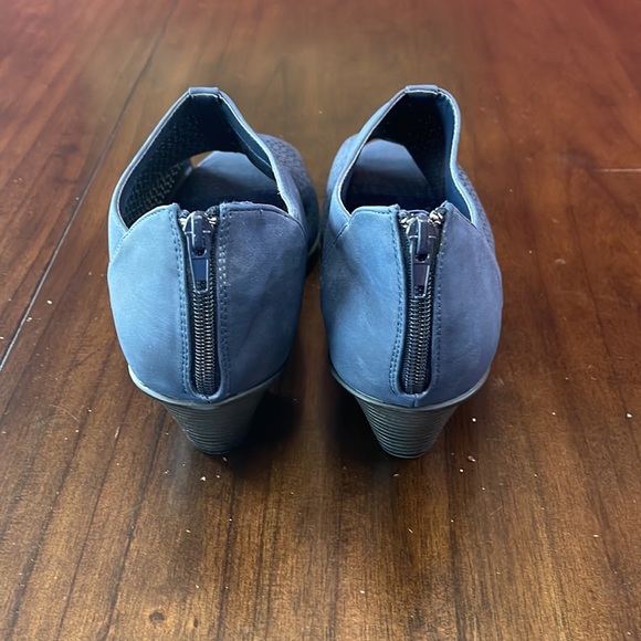 Easy Street Navy Steff Size 12W NWT - Picture 4 of 5